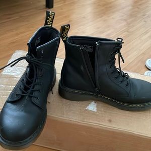 Black doc martens kids size but fits women’s size 6
